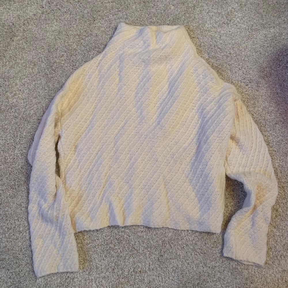 PROLOGUE Creamy White Textured Cropped Sweater M